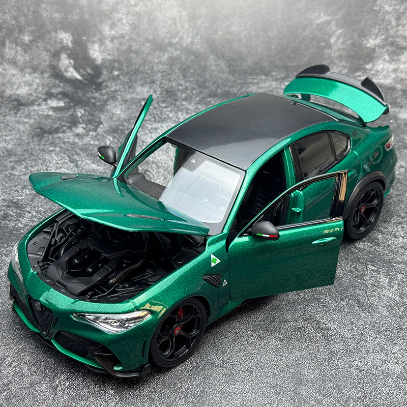 Bburago 1:18 Alfa Romeo Giulia - Model Kit Alfa Romeo review and price