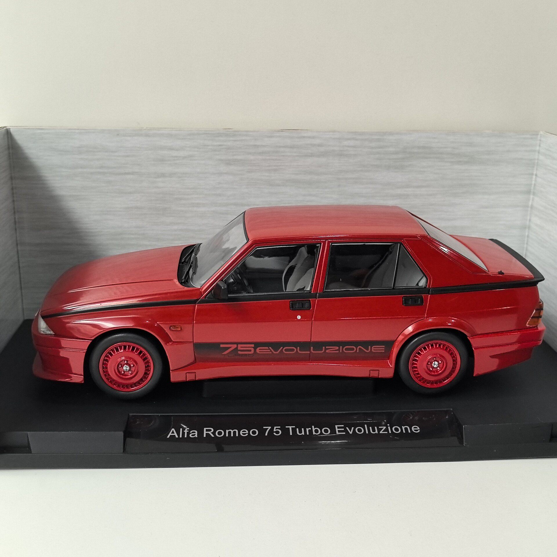 Diecast MCG 1/18 Scale ALFA RO - Model Kit Alfa Romeo review and price