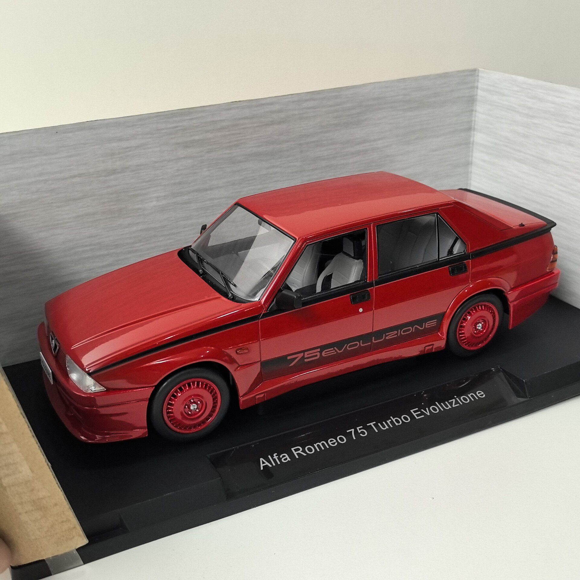 Diecast MCG 1/18 Scale ALFA RO - Model Kit Alfa Romeo review and price